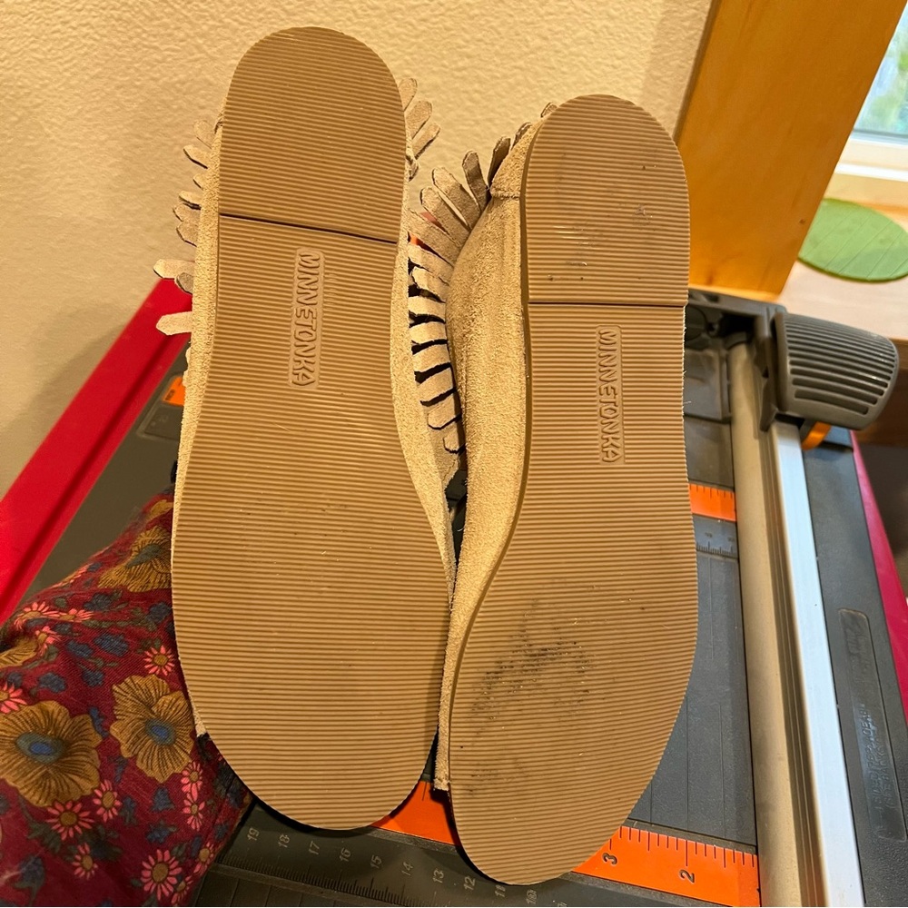 Minnetonka Moccasins Women’s Size 7 - Picture 6 of 8